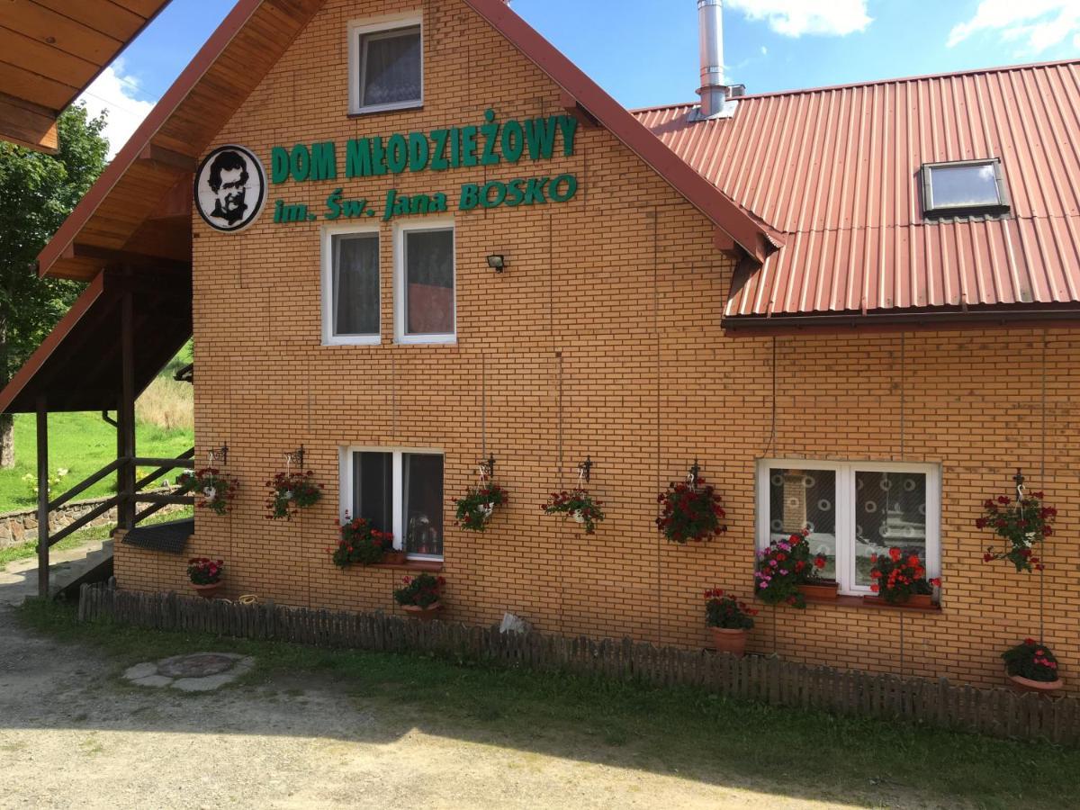 Appartamento Dom Mlodziezowy W Polanie Serednie Male Esterno foto
