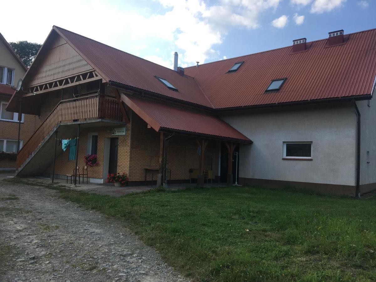 Appartamento Dom Mlodziezowy W Polanie Serednie Male Esterno foto